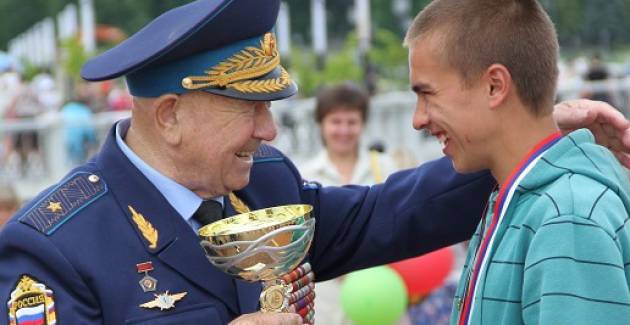 Подарки с Байконура в честь 90-летия со дня рождения Алексея Леонова